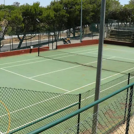مكان تخييم Parque De Campismo Orbitur Guincho كاسكايس